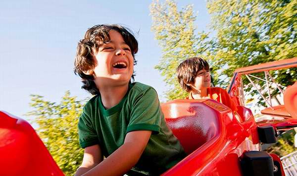 Canada's Wonderland 奇幻乐园 闪购！购2024年季票送今年季票，续费送秋季Fast Lane Plus+亲友单日门票！
