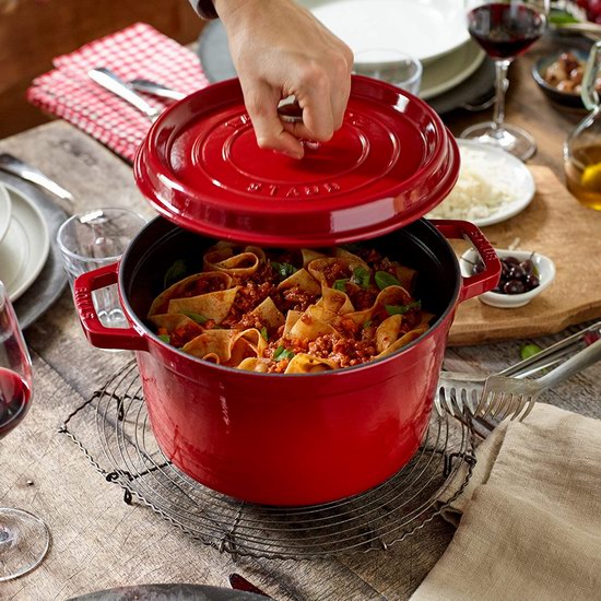 白菜价！法国国宝 Staub 5夸脱加高圆形珐琅铸铁锅3.7折 193.23加元包邮！