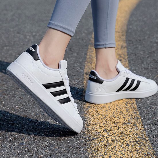 历史新低！adidas Grand Court 2.0 经典三条杠 男女同款运动鞋4折 36加元包邮！