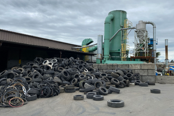 缩略图 | 安省这个行业大规模裁员+倒闭！数十万废旧轮胎堆积成山！