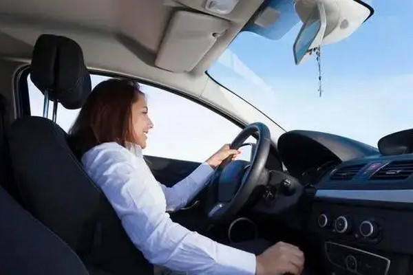 缩略图 | 如何判断一个人开车水平高低？看他有没有这5个行为就知道了