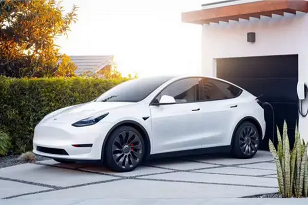 缩略图 | 特斯拉高速上加速失控！车主：有20年驾龄，怀疑车有问题！