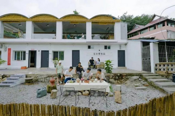 缩略图 | 中国第一批青年养老院：月租1500，超45岁不能住