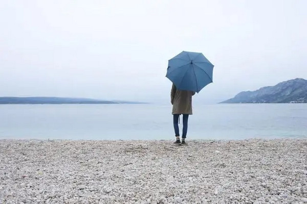 缩略图 | 到中年才顿悟：人是留不住任何关系的
