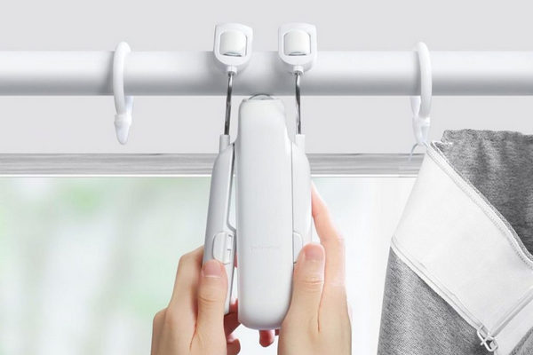缩略图 | 智能自动窗帘开启器：原价$118.99，打折特价$87.11