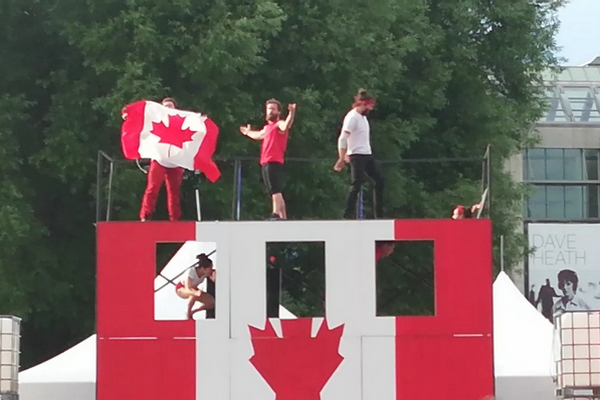 缩略图 | 【视频】加拿大国庆节精彩片段之快乐马戏团