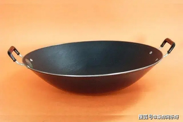 缩略图 | 买铁锅，分清“生铁”和“熟铁”，区别真大，教你开锅，越用越光！