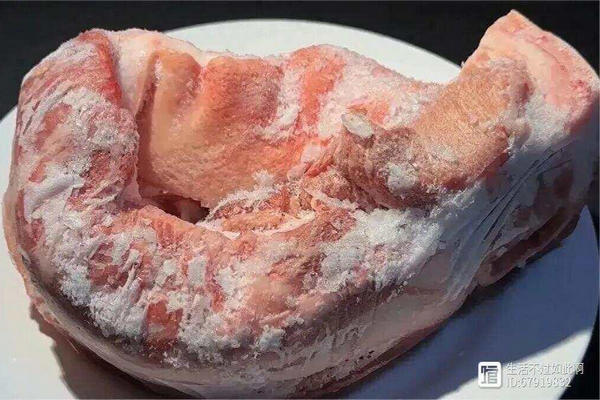 缩略图 | 解冻肉不要用水泡，饭店大厨分享秘诀，5分钟快速解冻，快试试！