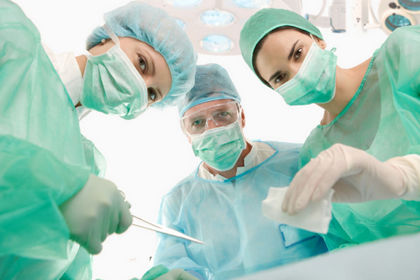 缩略图 | 华人听不懂外语，被误切子宫！这些病情的英文表达必知！