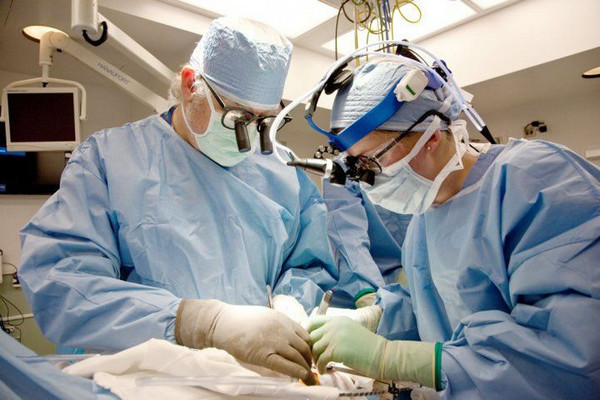 缩略图 | 加拿大男子向陌生人捐出一颗肾，只为救肾病末期的老妈！