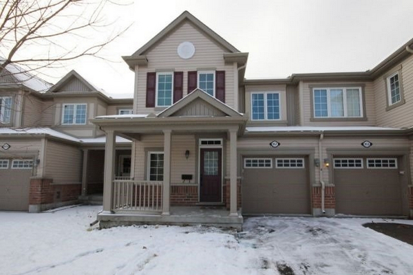 缩略图 | 【出租】Stittsville 边户联排3房2.5卫，装修地下室，1月1日可入住！
