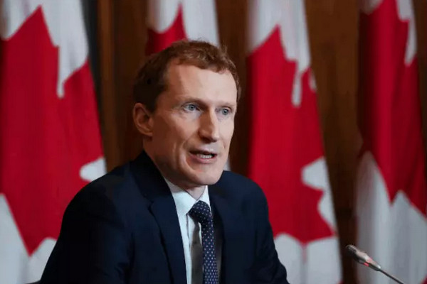 缩略图 | 移民部长宣布新法案：这些人将自动获得加拿大公民身份！