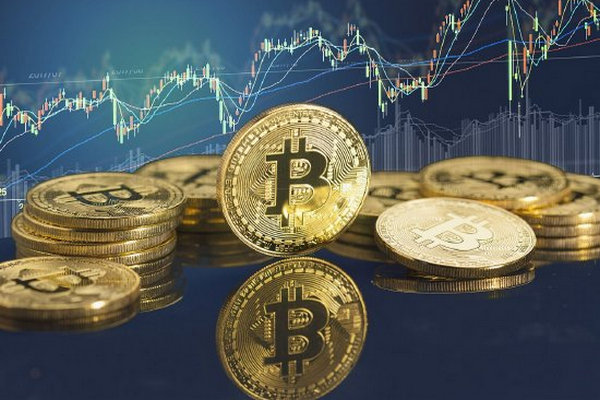 缩略图 | 特朗普宣布加密货币战储标的，比特币直线拉升1万美元！
