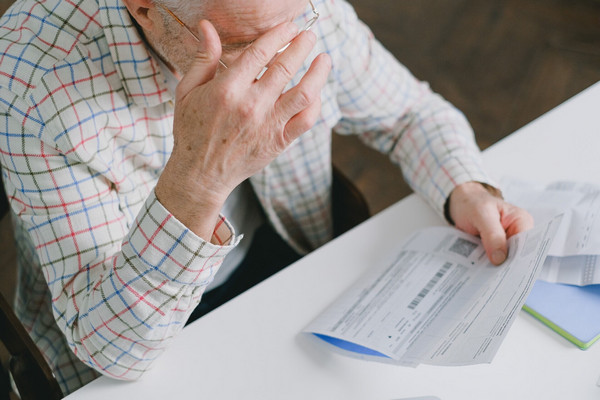 缩略图 | 加拿大退休族注意！RRSP、TFSA取错顺序，多交税还少领OAS