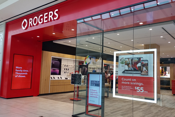 缩略图 | Rogers再动刀！加拿大电信三巨头接连裁员外包，这类岗位危险了！