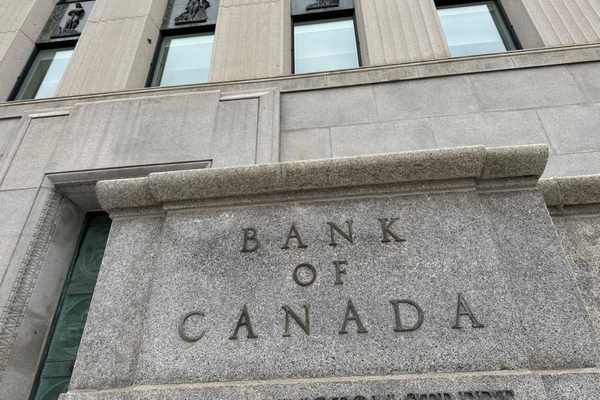 缩略图 | 加拿大央行裁员10%，2名核心高管离职！卡尼政府"瘦身"动真格！