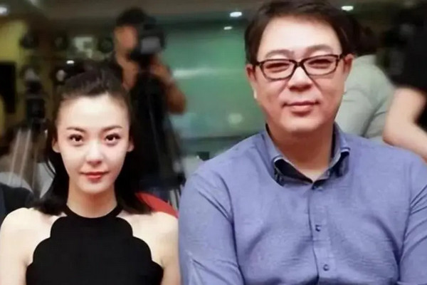 缩略图 | 塌房的风吹到了家有儿女，男主高亚麟被曝出轨家暴！
