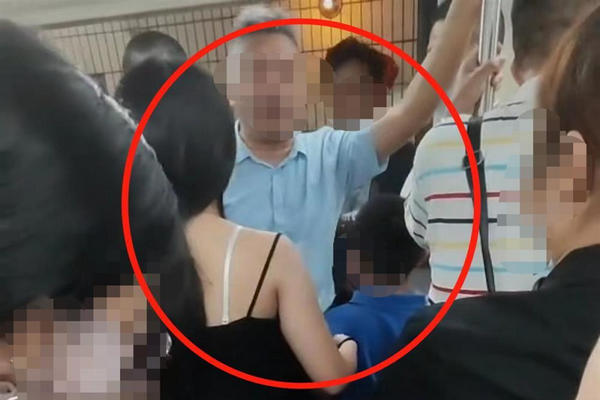 缩略图 | 女子地铁被小男孩多次摸屁股！争吵中家长气急：“我也想摸”！