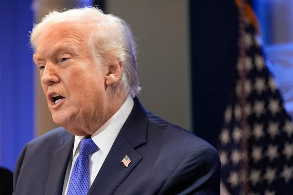 缩略图 | 特朗普：将在常规关税基础上对全球加征10%的进口关税！