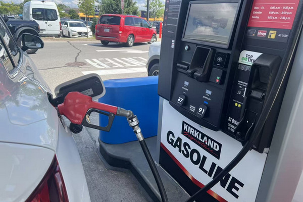 缩略图 | 伊朗战争让加拿大油价暴涨27%，每个家庭平均损失$1000！