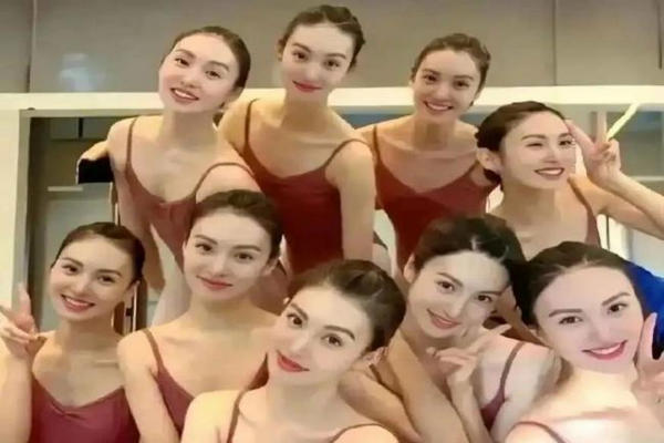 缩略图 | 深扒恒大歌舞团，太香艳了！