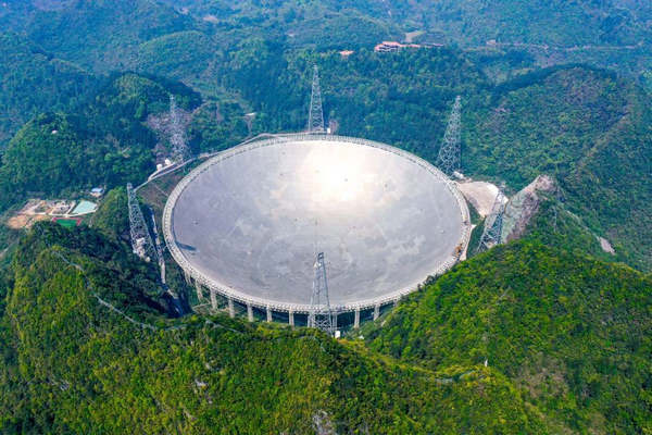 缩略图 | “中国天眼”观测到宇宙极端爆炸起源证据