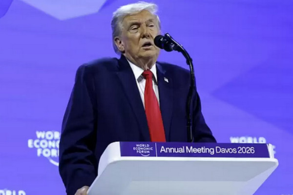 缩略图 | 特朗普专机出事！刚开喷加拿大"你们靠美国养活 要感恩戴德"！