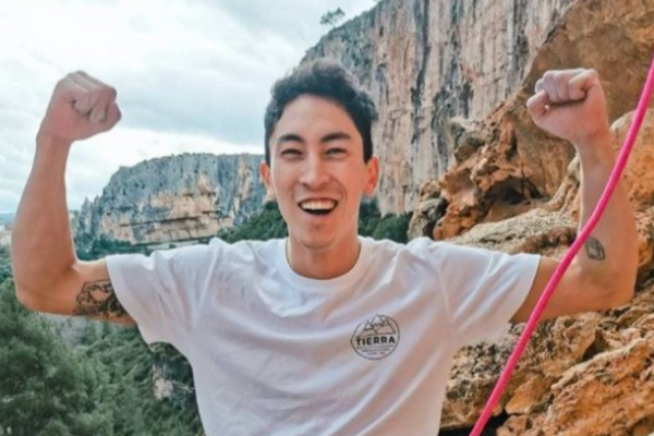缩略图 | 加拿大28岁华裔男子徒步旅行，不幸坠崖身亡！