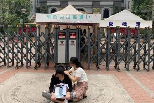 缩略图 | 成都一高中生校内坠楼身亡，全国怒问真相！