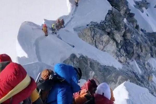 缩略图 | 没有雪崩，也没有狂风，为什么他们殒命珠峰？