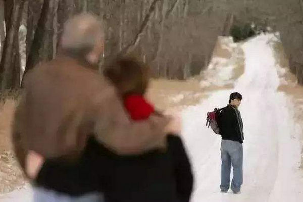 缩略图 | “你为什么总不回微信？” 这个视频看哭好多人