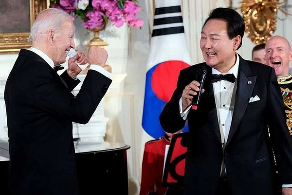 缩略图 | 尹锡悦向国内介绍访美成果，被批“在世界最贵卡拉ok唱了一首歌”！