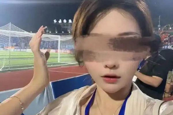 缩略图 | 女主播称被伪装的包裹炸伤：拿起包裹还没拆，“看了一眼爆炸了”！