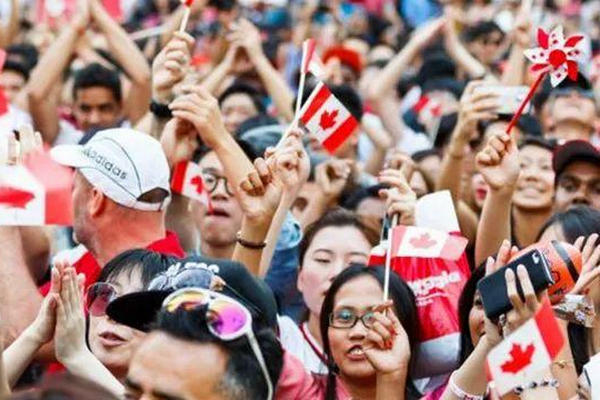 缩略图 | 加拿大自由党通过全民基本收入UBI决议：每人每月$2000不是梦！