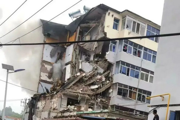 缩略图 | 辽宁葫芦岛一居民楼突发爆炸，已致3失联8伤！