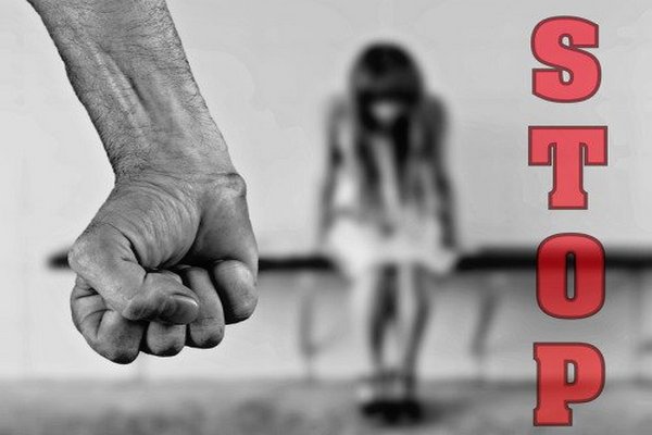 缩略图 | 中国女留学生涉嫌家暴美国男友，被警方拘捕！