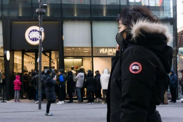 缩略图 | 加拿大鹅惨跌，Lululemon狂减价！投资大佬示警：局势非常危险！