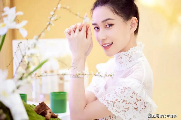 缩略图 | 盘点被曝学历造假的10位女明星，看看都有谁？