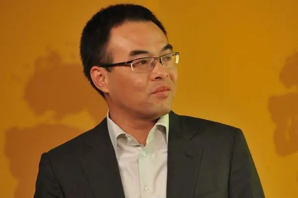 缩略图 | 原“天上人间”老板覃辉在美刑满被驱逐出境，法庭落泪称怕无法再见孩子！