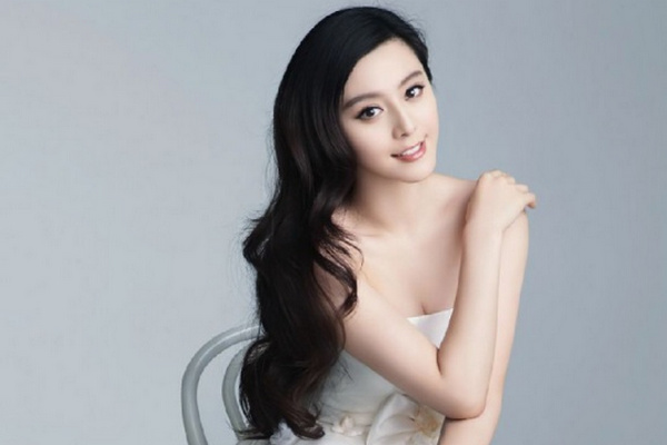 缩略图 | 范冰冰真的落魄了？卖安利接推广似网红