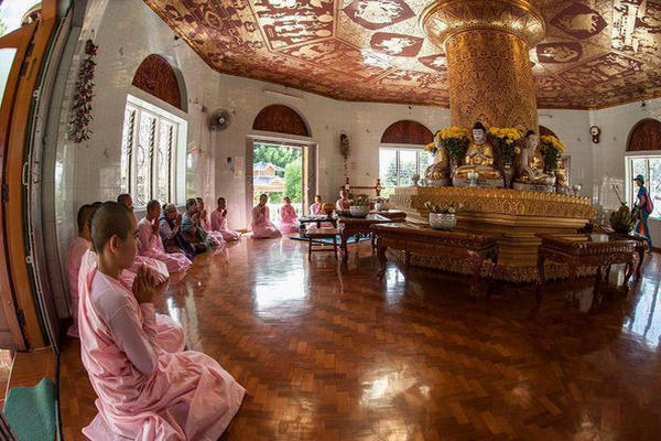 缩略图 | 中国的尼姑岛：数万女性在岛上居住