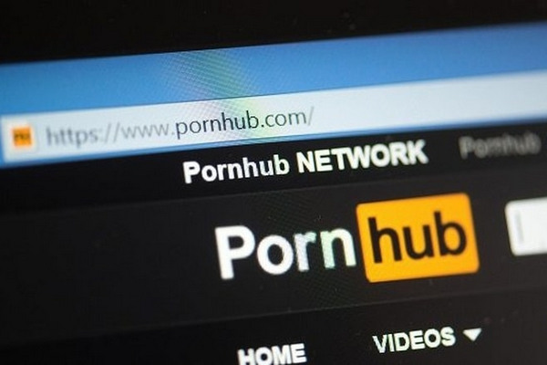 缩略图 | Pornhub 母公司创办人妻子受访，望丈夫与色情网站割席