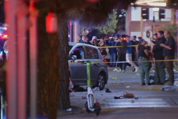 缩略图 | 美国洛杉矶发生汽车冲撞行人事件，至少20人受伤！