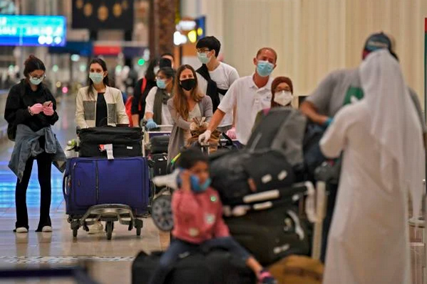 缩略图 | 华人夫妇被困海外4个月，耗尽家财，被迫卖房还债！