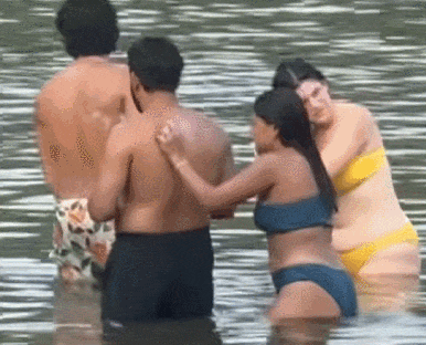 缩略图 | 刷三观！加拿大4名印度男女在湖水里混浴：搓背，洗腋毛，擦屁股！