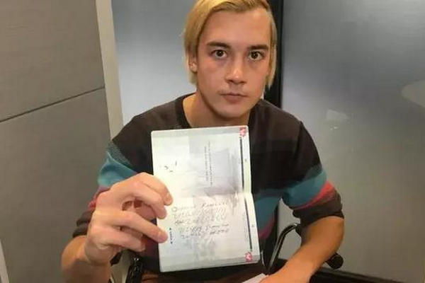 缩略图 | 加拿大小伙过海关，被关小黑屋，5年不得入境美国！