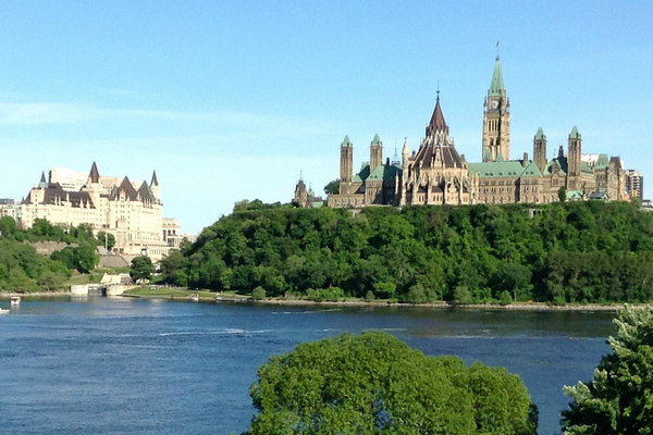 缩略图 | 【洪水预警】渥太华河本周末或将出现严重洪灾：沙袋装填点在这里，这些道路已封闭！