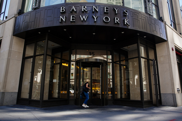 缩略图 | 受网购冲击，纽约第五大道老百货Barneys申请破产！