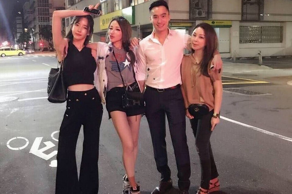 缩略图 | 萧亚轩被阿娇老公摸臀？网红粉丝曝出一张神秘合影