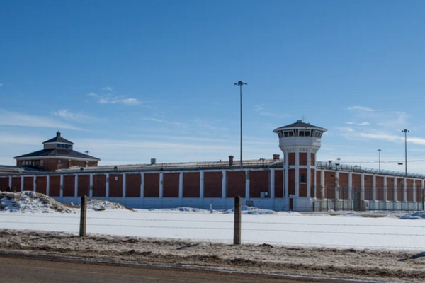 缩略图 | 活久见！加拿大囚犯遭狱警暴力袭击，起诉政府获赔$6.5万！